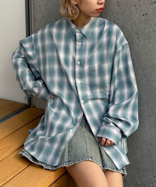 CIAOPANIC(チャオパニック)の「【ユニセックス】オンブレチェックシャツ(シャツ/ブラウス・レディース・ホワイト/イエロー/オレンジ/ブラック/サックスブルー/グレー/ブルー・MEDIUM/LARGE)」の4枚目の写真