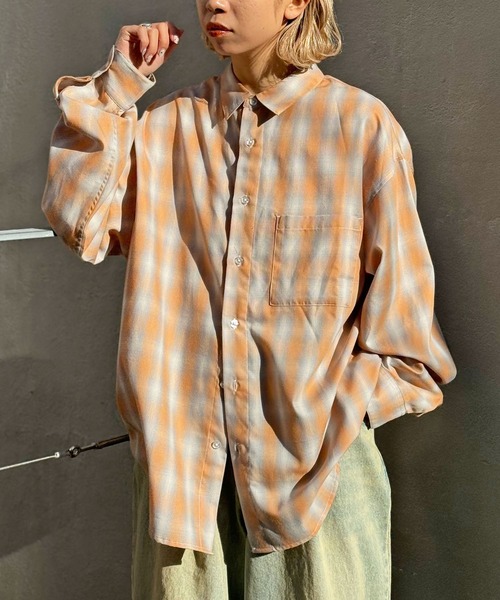 CIAOPANIC(チャオパニック)の「【ユニセックス】オンブレチェックシャツ(シャツ/ブラウス・レディース・ホワイト/イエロー/オレンジ/ブラック/サックスブルー/グレー/ブルー・MEDIUM/LARGE)」の7枚目の写真