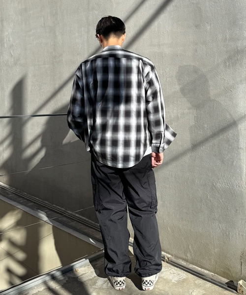 CIAOPANIC(チャオパニック)の「【ユニセックス】オンブレチェックシャツ(シャツ/ブラウス・レディース・ホワイト/イエロー/オレンジ/ブラック/サックスブルー/グレー/ブルー・MEDIUM/LARGE)」の18枚目の写真