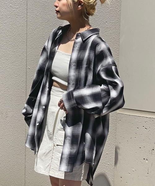 CIAOPANIC(チャオパニック)の「【ユニセックス】オンブレチェックシャツ(シャツ/ブラウス・レディース・ホワイト/イエロー/オレンジ/ブラック/サックスブルー/グレー/ブルー・MEDIUM/LARGE)」の19枚目の写真