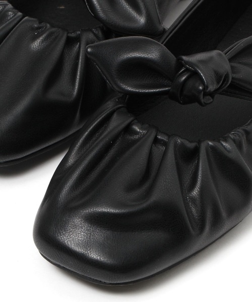 niko and...（ニコアンド）の「オリジナルリボンギャザーパンプス（パンプス・レディース・アイボリー/ブラック/ゴールド・LARGE/MEDIUM）」の9枚目の写真