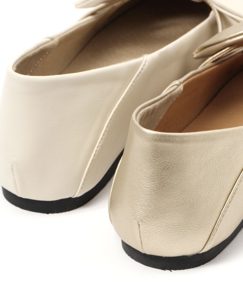niko and...（ニコアンド）の「オリジナルリボンギャザーパンプス（パンプス・レディース・アイボリー/ブラック/ゴールド・LARGE/MEDIUM）」の4枚目の写真