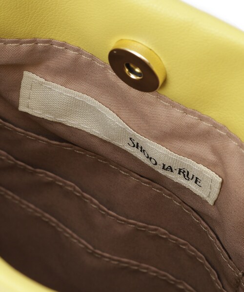 SHOO・LA・RUE（シューラルー）の「◆大きめフリルが女性らしい　大人のフリルショルダーバッグ（ショルダーバッグ・レディース・ブラック/アイボリー/イエロー/シルバー・00）」の17枚目の写真