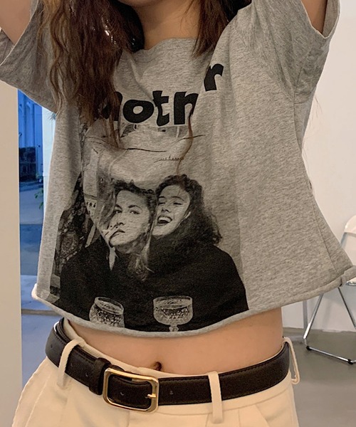 ALTROSE（アルトローズ）の「Ｔシャツ アナザー ショート丈 半袖 ヴィンテージ（Tシャツ/カットソー・レディース・グレー/ホワイト/ブラック・FREE）」の8枚目の写真