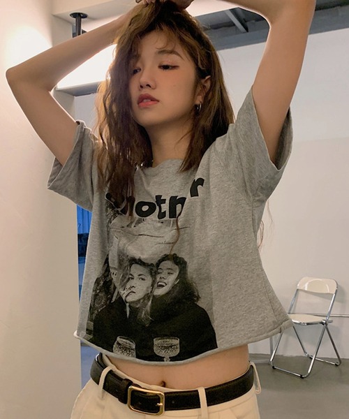 ALTROSE（アルトローズ）の「Ｔシャツ アナザー ショート丈 半袖 ヴィンテージ（Tシャツ/カットソー・レディース・グレー/ホワイト/ブラック・FREE）」の10枚目の写真