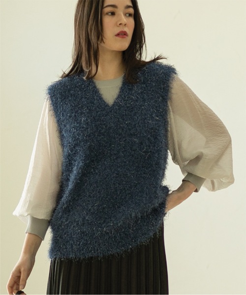 OPAQUE.CLIP（オペークドットクリップ）の「◆ラメシャギーニットベスト【洗濯機洗い可】（ベスト・レディース・ブルー系その他7/ライトグレー系5/チャコール/ベージュ系9・38/36/40）」の4枚目の写真