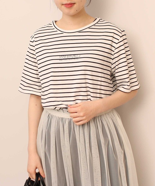 leswel(レスウェル)の「【L~5L 大きいサイズ】半袖 ロゴ Tシャツ カットソー トップス(Tシャツ/カットソー・レディース・オフホワイト/チャコールグレー/ブルー・L/4L/LL/3L/5L)」の4枚目の写真