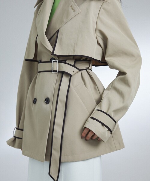 UNITED TOKYO(ユナイテッドトウキョウ)の「【WEB限定】パイピングショートトレンチ(トレンチコート・レディース・ブラック/ベージュ・1/2)」の8枚目の写真