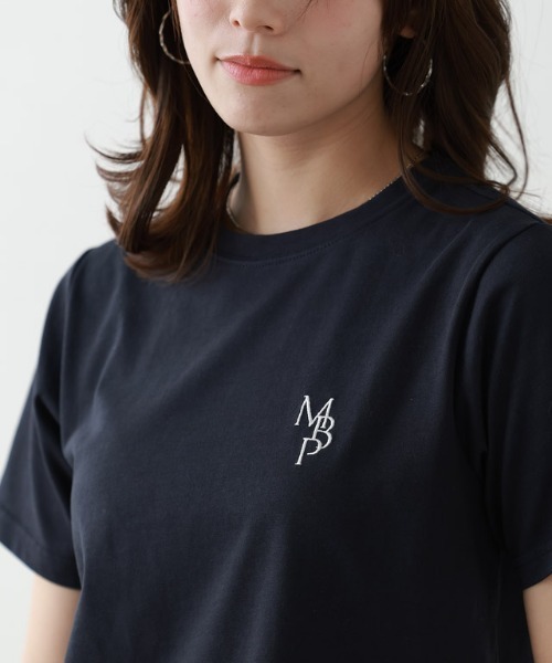 Pierrot(ピエロ)の「【イージーケア】刺繍ロゴTシャツ(Tシャツ/カットソー・レディース・グレー系その他/オフホワイト/ネイビー・L/M)」の4枚目の写真