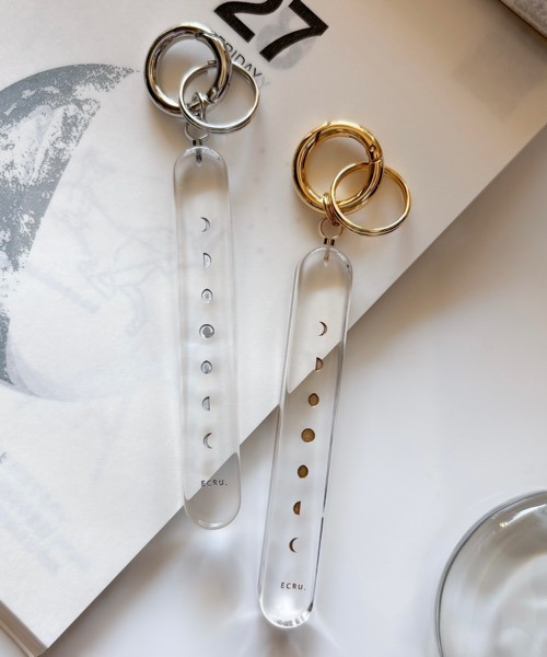 tone（トーン）の「【ECRu.】Moon phases/クリア カラビナ キーリング（キーケース/キーアクセサリー・レディース・ゴールド/シルバー・FREE）」の2枚目の写真