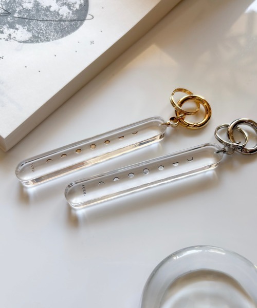 tone（トーン）の「【ECRu.】Moon phases/クリア カラビナ キーリング（キーケース/キーアクセサリー・レディース・ゴールド/シルバー・FREE）」の5枚目の写真