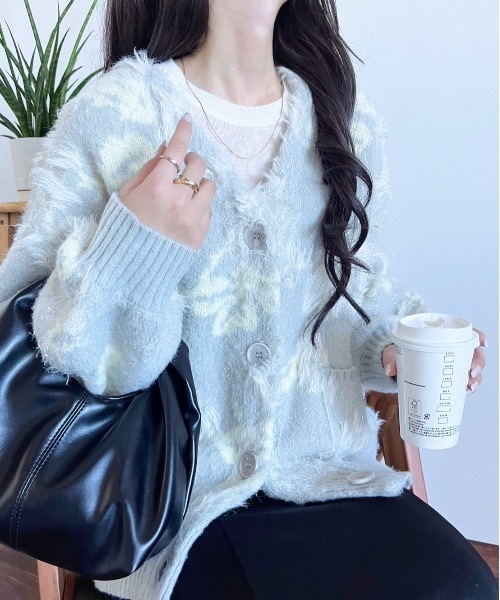 paravion（パラビオン）の「花柄ジャガードカーディガン（カーディガン/ボレロ・レディース・ホワイト/グレー/チャコールグレー・FREE）」の2枚目の写真