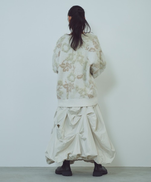 paravion（パラビオン）の「花柄ジャガードカーディガン（カーディガン/ボレロ・レディース・ホワイト/グレー/チャコールグレー・FREE）」の4枚目の写真