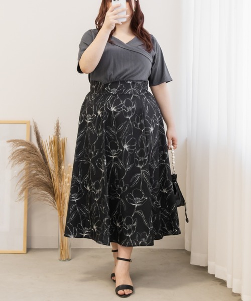 CLETTE(クレット)の「モノトーン花柄ドッキングワンピース(ワンピース・レディース・ブラック/オフホワイト・LL/4L/3L)」の6枚目の写真