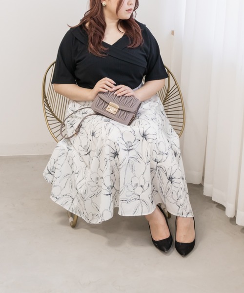 CLETTE(クレット)の「モノトーン花柄ドッキングワンピース(ワンピース・レディース・ブラック/オフホワイト・LL/4L/3L)」の14枚目の写真