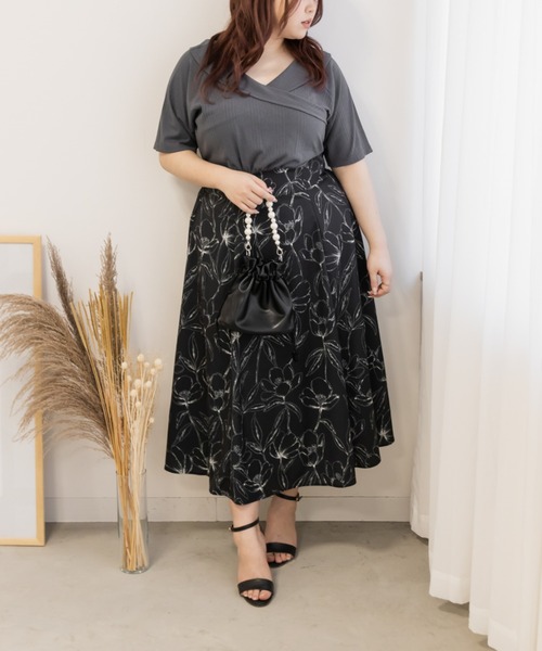 CLETTE(クレット)の「モノトーン花柄ドッキングワンピース(ワンピース・レディース・ブラック/オフホワイト・LL/4L/3L)」の19枚目の写真