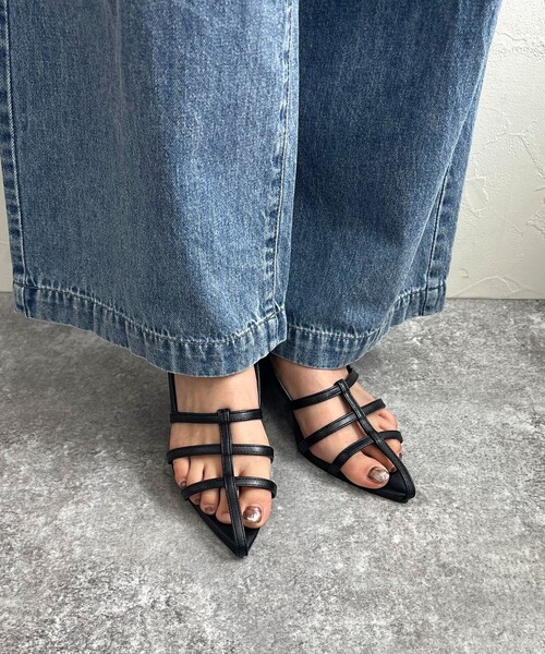 fredy emue（フレディエミュ）の「ポインテッドサンダル（サンダル・レディース・シルバー/ブラック・S/M/L）」の10枚目の写真