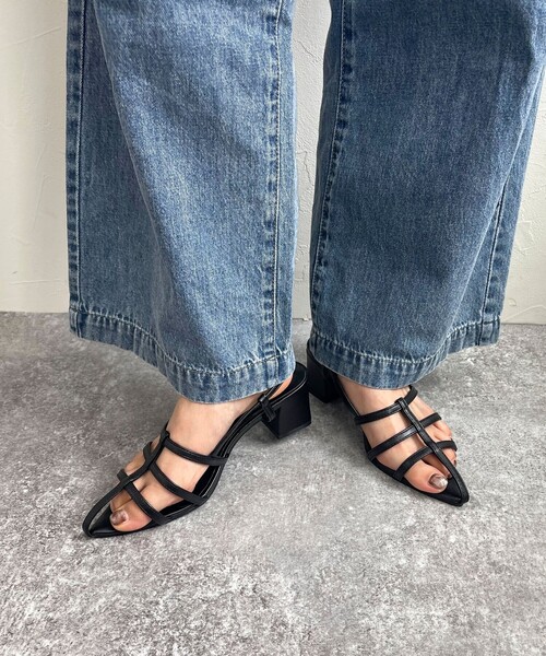 fredy emue（フレディエミュ）の「ポインテッドサンダル（サンダル・レディース・シルバー/ブラック・S/M/L）」の9枚目の写真