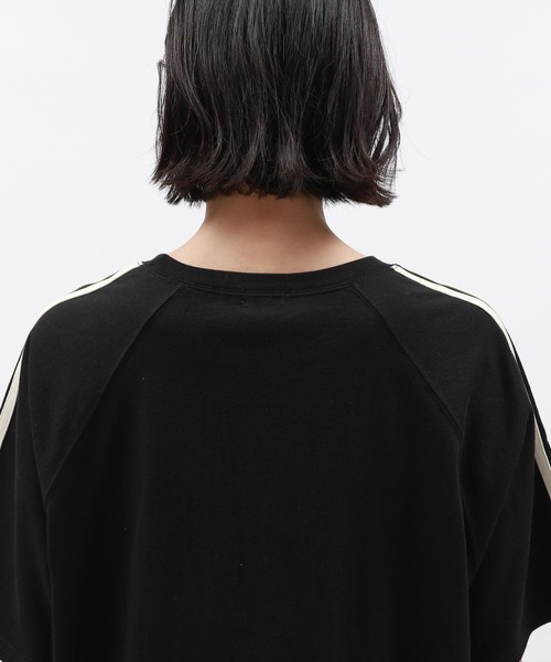 LAKOLE（ラコレ）の「ラグランライン半袖T / 130865（Tシャツ/カットソー・レディース・グリーン/ブラック/オフホワイト・SMALL/MEDIUM）」の13枚目の写真