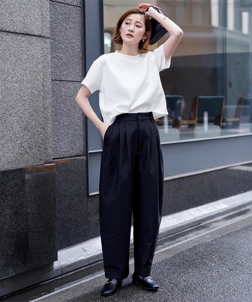 UR'S(ユアーズ)の「ボンディングクロップドプチハイネックTシャツ(Tシャツ/カットソー・レディース・ホワイト/ブラック・L/M/S)」の8枚目の写真