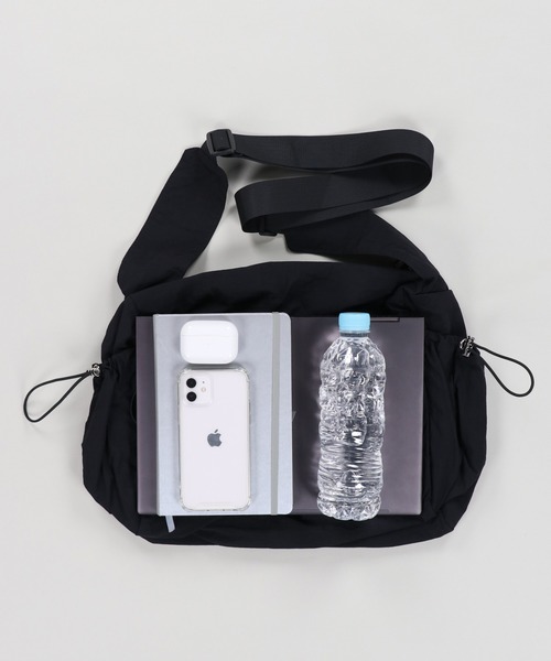 SPINNS（スピンズ）の「2ポケットショルダーバッグ（ショルダーバッグ・メンズ・グレー/ブラック・ONESIZE）」の6枚目の写真