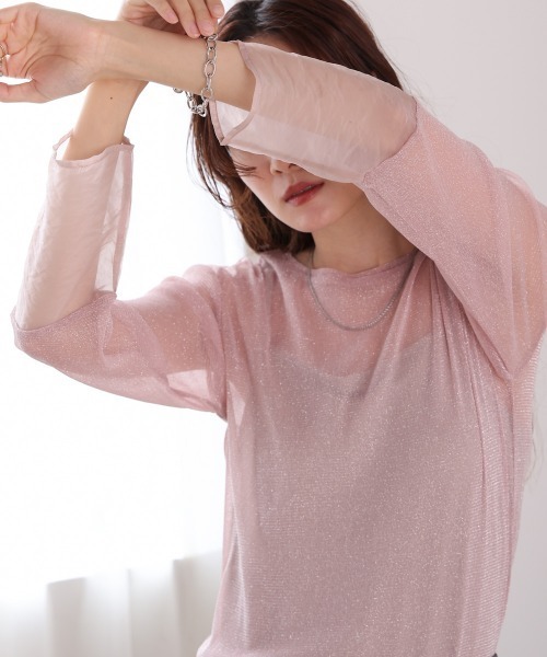 Bab(バブ)の「袖シアーラメベーシックカットソートップス(Tシャツ/カットソー・レディース・ブラック/ブルー/ブラウン/ベージュ/チャコールグレー/ピンク・FREE)」の6枚目の写真