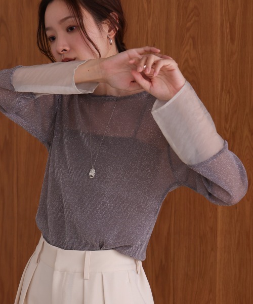 Bab(バブ)の「袖シアーラメベーシックカットソートップス(Tシャツ/カットソー・レディース・ブラック/ブルー/ブラウン/ベージュ/チャコールグレー/ピンク・FREE)」の2枚目の写真