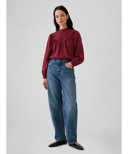 GAP（ギャップ）の「アイレット刺しゅうトップス（シャツ/ブラウス・レディース・レッド/ブラック・XXS/L/M/S/XS）」の5枚目の写真