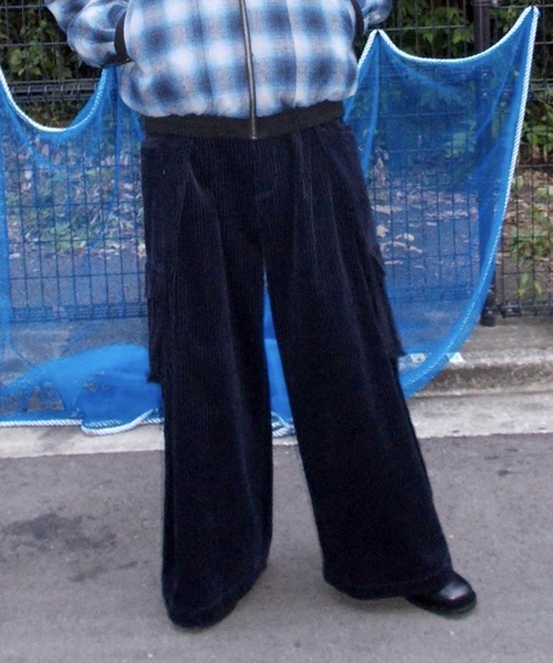 PARANOID(パラノイド)の「【PARANOID / パラノイド】CORDUROY BIG TUCK CARGO PANTS(カーゴパンツ・メンズ・ネイビー・LARGE)」の1枚目の写真