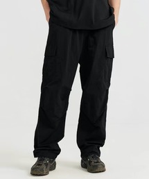 パラシュート」に該当するカーゴパンツ（ブラック/黒色系