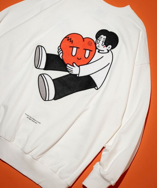 セール】Kurt Wu/カート ウー two side hug heart 刺繍 CREW SWEAT