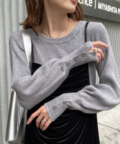 CIAOPANIC TYPY（チャオパニックティピー）の「ボリュームスリーブ袖ボタンニット（ニット/セーター・レディース・レッド/ピンク/ライトグレー/グレー/オフホワイト/サックスブルー/ブラック/ネイビー・ONE SIZE）」の5枚目の写真