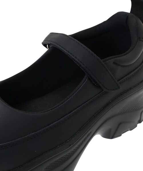 Green　Parks（グリーンパークス）の「・rich　blue　厚底ストラップスニーカー（スニーカー・レディース・アイボリー/ブラック・LL/S/M/L）」の19枚目の写真