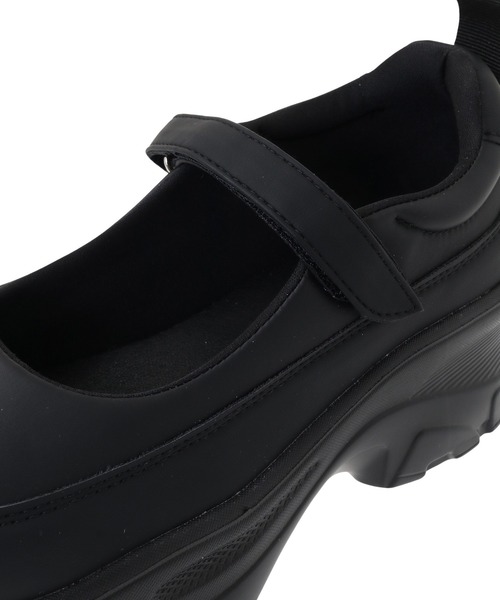 Green　Parks（グリーンパークス）の「・rich　blue　厚底ストラップスニーカー（スニーカー・レディース・アイボリー/ブラック・LL/S/M/L）」の6枚目の写真