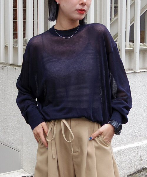 WHIMSIC(ウィムジック)の「【UNISEX】シアーニットプルオーバー(ニット/セーター・レディース・グレー/ブラウン/ネイビー・FREE)」の3枚目の写真