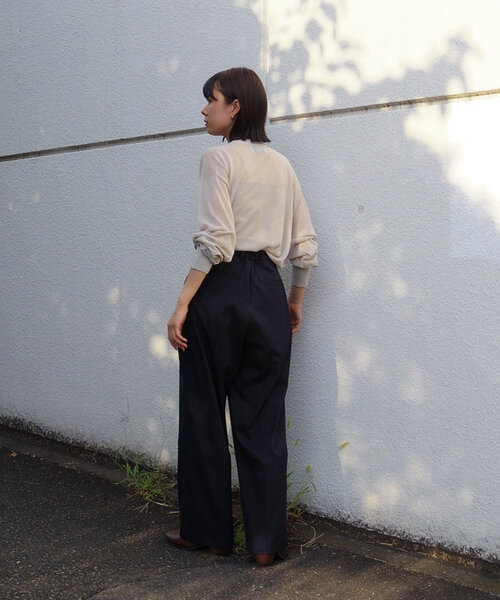 WHIMSIC(ウィムジック)の「【UNISEX】シアーニットプルオーバー(ニット/セーター・レディース・グレー/ブラウン/ネイビー・FREE)」の11枚目の写真