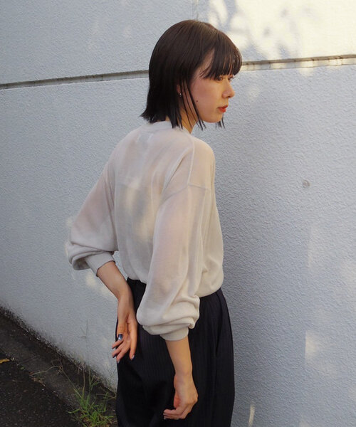 WHIMSIC(ウィムジック)の「【UNISEX】シアーニットプルオーバー(ニット/セーター・レディース・グレー/ブラウン/ネイビー・FREE)」の13枚目の写真