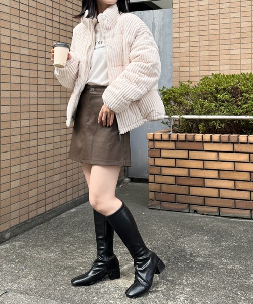 CLEA（クレア）の「コーデュロイハイネックダウンジャケット（ダウンジャケット/コート・レディース・ブラック/アイボリー/ブルー/ピンク/ブラウン/ホワイト・FREE）」の11枚目の写真