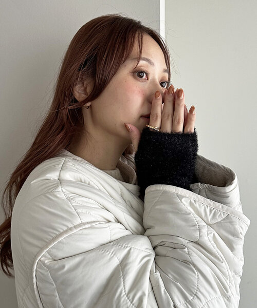 DISCOAT（ディスコート）の「ラメシャギーグローブ（アームカバー・レディース・アイボリー/ブラック・FREE）」の10枚目の写真