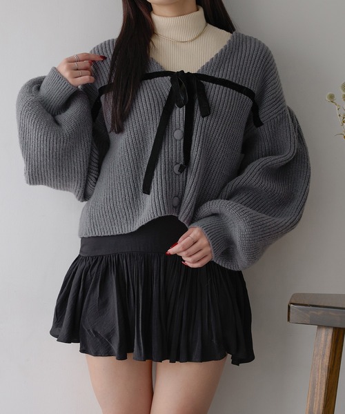 Ambre Neige（アンブルネージュ）の「ベロアリボンニットカーディガン/WEB/EC限定商品（カーディガン/ボレロ・レディース・アイボリー/チャコールグレー/ライトグレー・FREE）」の2枚目の写真