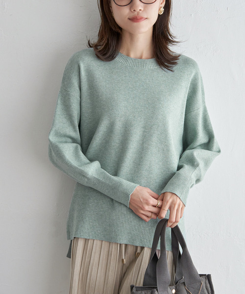 ikka(イッカ)の「【親子コーデ】クリーミーサイドスリットニット(ニット/セーター・レディース・ミント/ベージュ/ダークラベンダー/オフホワイト/グレー/チャコールグレー・M/L/S)」の5枚目の写真