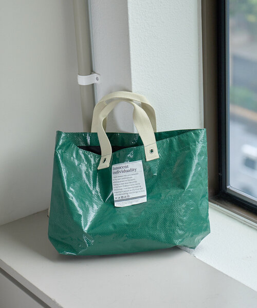 kastaneワイドシェイプBAG Kastane（カスタネ）の「*【A4サイズ】ナイロンワイドバッグ（トート