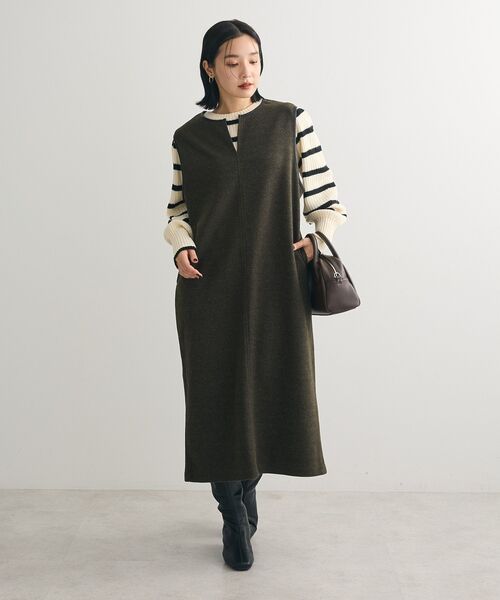 Green　Parks（グリーンパークス）の「圧縮ポンチ合皮パイピングジャンスカ（ジャンパースカート・レディース・アイボリー/ダークグリーン・FREE）」の4枚目の写真