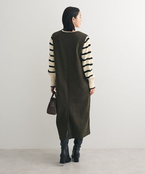 Green　Parks（グリーンパークス）の「圧縮ポンチ合皮パイピングジャンスカ（ジャンパースカート・レディース・アイボリー/ダークグリーン・FREE）」の6枚目の写真