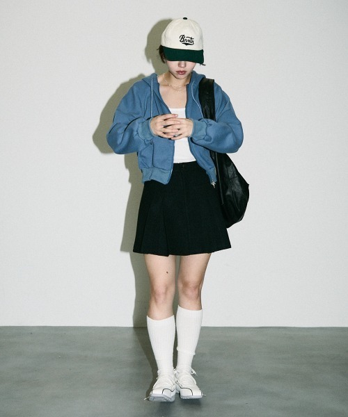 Clum(クルム)の「color synthetic leather shoulder bag / カラー合成皮革ショルダーバッグ(ショルダーバッグ・レディース・ブラック/ワインレッド・FREE)」の6枚目の写真