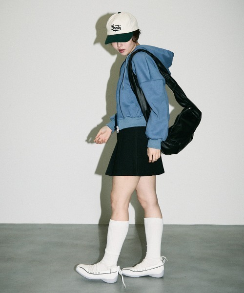 Clum(クルム)の「color synthetic leather shoulder bag / カラー合成皮革ショルダーバッグ(ショルダーバッグ・レディース・ブラック/ワインレッド・FREE)」の8枚目の写真