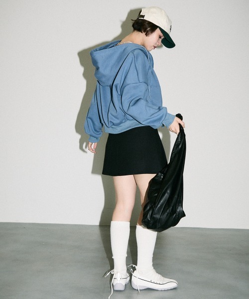 Clum(クルム)の「color synthetic leather shoulder bag / カラー合成皮革ショルダーバッグ(ショルダーバッグ・レディース・ブラック/ワインレッド・FREE)」の9枚目の写真