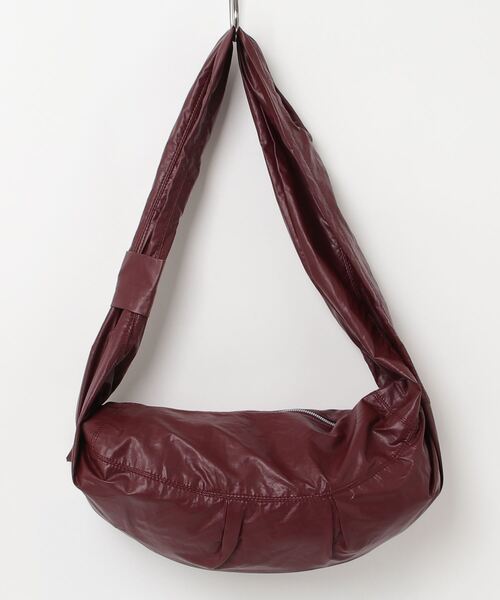 Clum(クルム)の「color synthetic leather shoulder bag / カラー合成皮革ショルダーバッグ(ショルダーバッグ・レディース・ブラック/ワインレッド・FREE)」の19枚目の写真