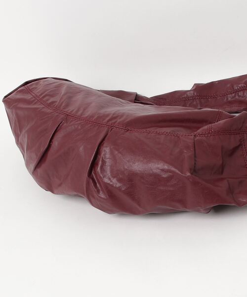 Clum(クルム)の「color synthetic leather shoulder bag / カラー合成皮革ショルダーバッグ(ショルダーバッグ・レディース・ブラック/ワインレッド・FREE)」の20枚目の写真