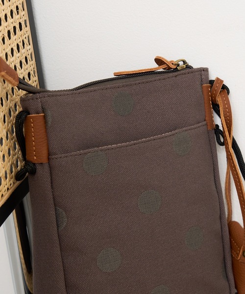 toleur(トーラ)の「【toleur】ドット刺繍ミニサコッシュ 11952 ※(ショルダーバッグ・レディース・カーキ/ブルー/ダークグレー/ライトグレー・FREE)」の22枚目の写真